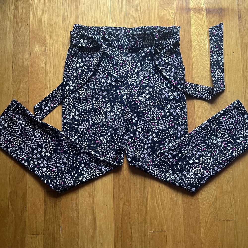 Jules & Leopold Black Floral Ankle Pants - Picture 3 of 6